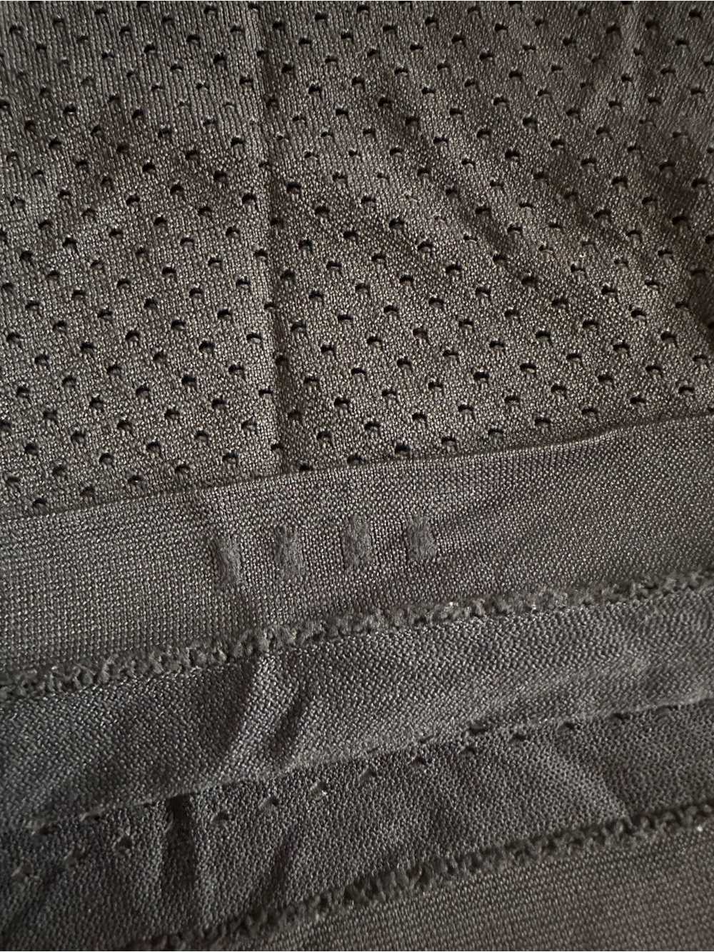 Lululemon Breeze By Short Sleeve *Squad
Black W3AWPS size 8 - Picture 4 of 6